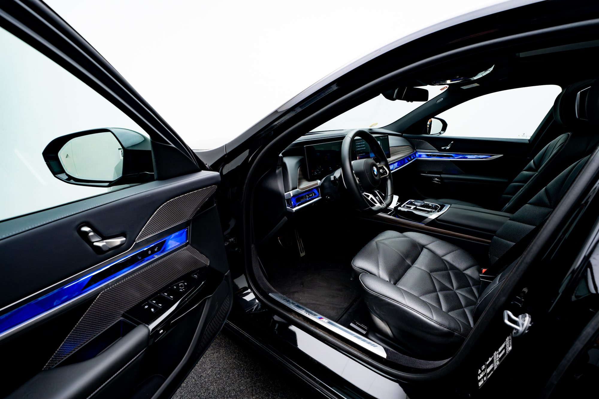 Achterbank van een luxe sedan